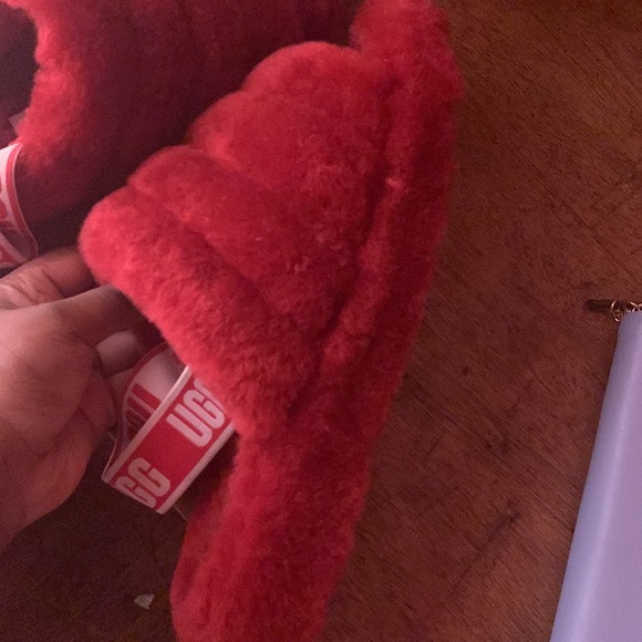 Ugg Slides Burgundy color - Picture 2 of 4